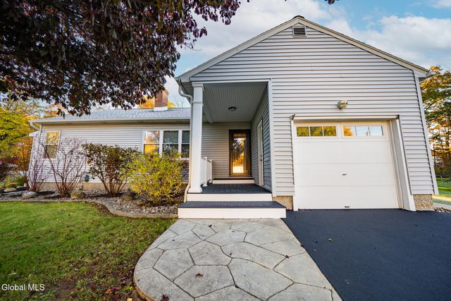 9 Veeder Drive, Albany, NY 12205