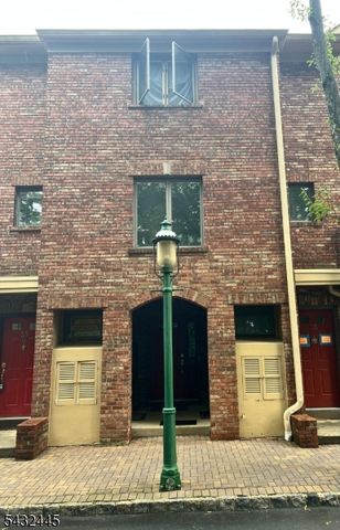 34 Mews Ln, South Orange, NJ 07079