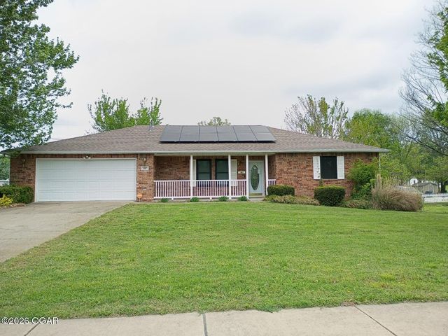 307 E  Commercial St, Pierce City, MO 65723