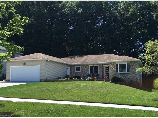 5805 Ely Vista Dr, Parma, OH 44129