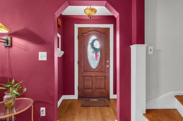 15 High Mountain Rd, Oakland, NJ 07436