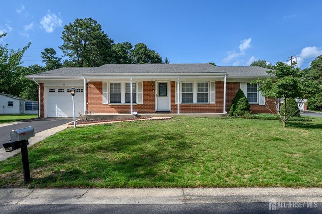 23 Bowie Dr, Whiting, NJ 08759