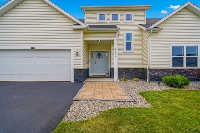 213 Bloomfield St, Baldwinsville, NY 13027