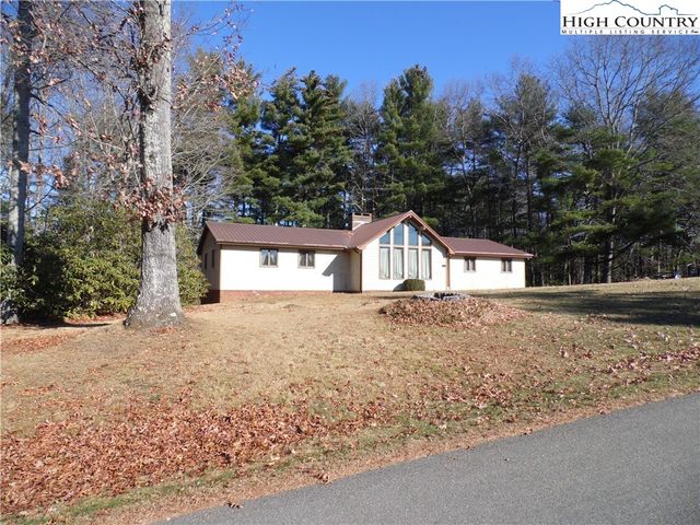 309 Oakview Drive, Jefferson, NC 28640