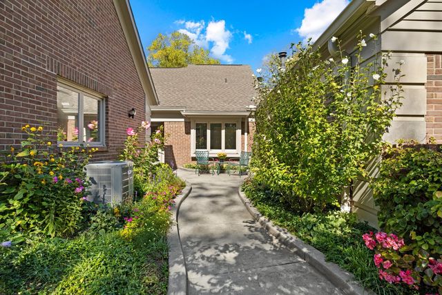 8537 Olde Mill Circle West Dr, Indianapolis, IN 46260