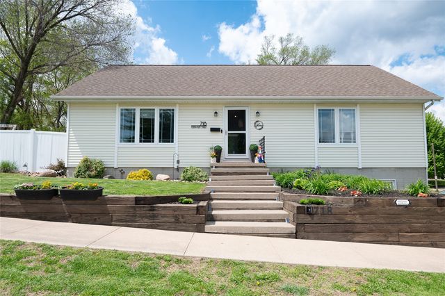 718 N  Kent St, Knoxville, IA 50138