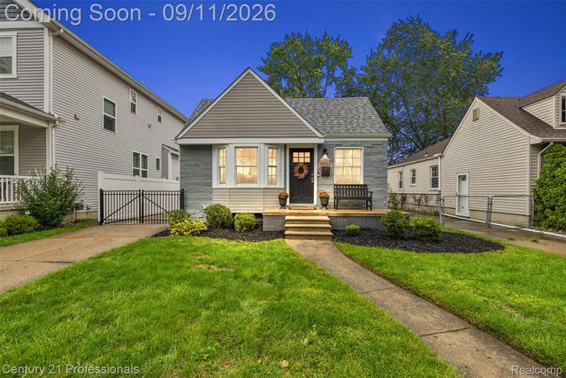 3906 Oakshire Ave, Berkley, MI 48072