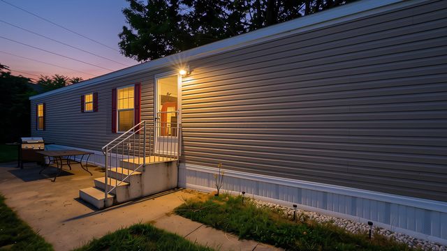 2445 Columbus Lancaster Rd NW #205, Lancaster, OH 43130