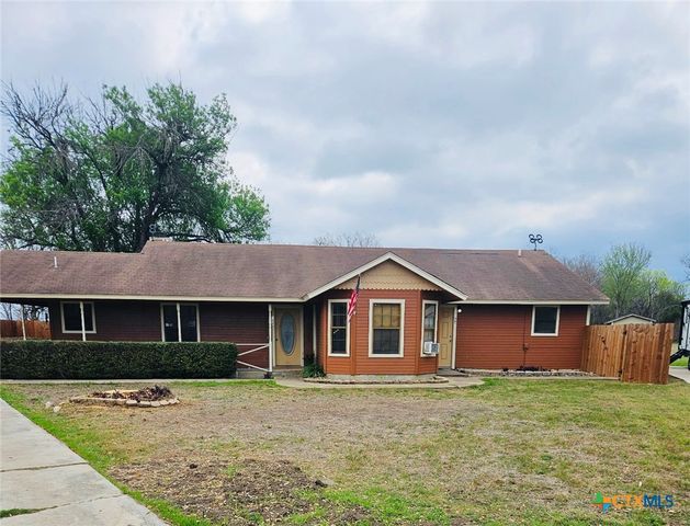 104 Plains Dr, Martindale, TX 78655