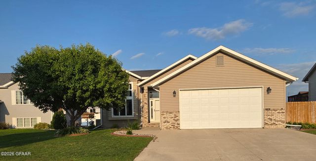3867 S  19th St, Grand Forks, ND 58201