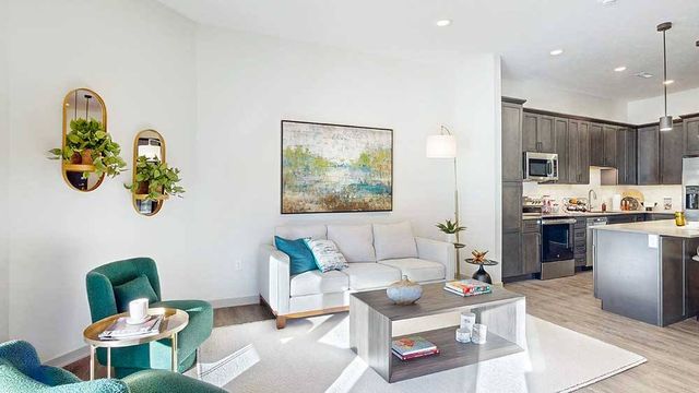 8722 Executive Woods Dr #305, Lincoln, NE 68512