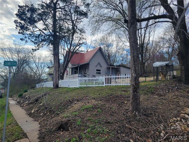 505 S  4th St, Clarksville, MO 63336