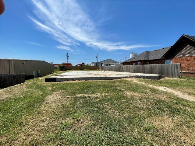 117 W  Strother Ave, Seminole, OK 74868