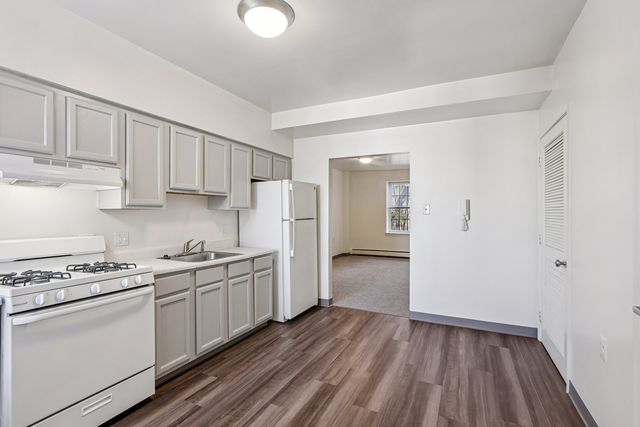 242 S  49th St #90a7815b8, Philadelphia, PA 19139