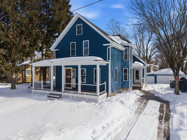 87 Pearl St, Middleboro, MA 02346