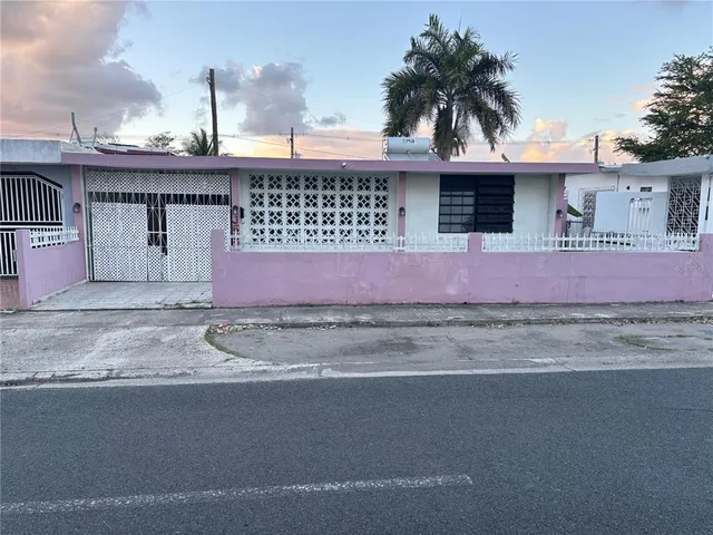 Avenue Jorge Vazquez Urb Vistamar #J662, Carolina, PR 00983