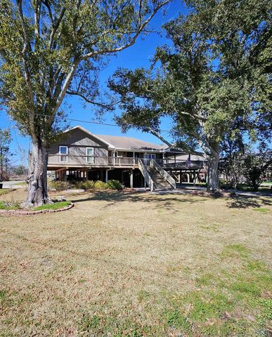 1458 Doctor Beatrous Rd, Theriot, LA 70397