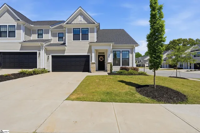 400 Water Garden Pl, Simpsonville, SC 29681