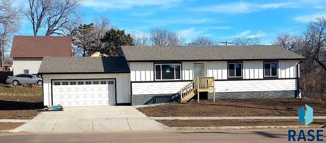 500 S  Wayland Ave, Sioux Falls, SD 57103