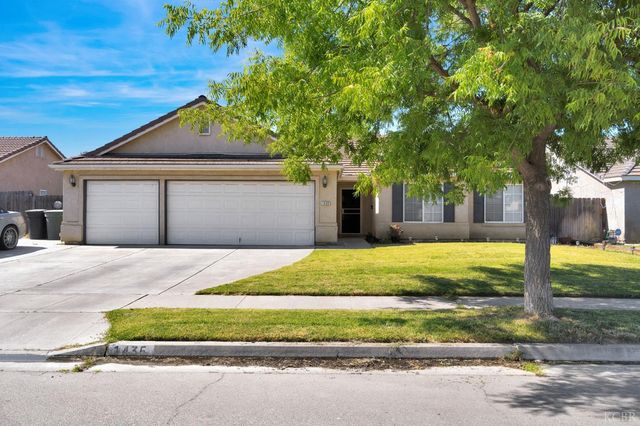 1435 Summerwind Dr, Lemoore, CA 93245