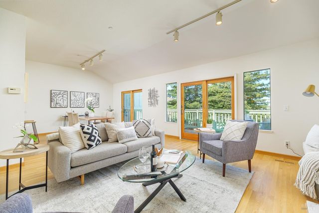 14 Laurel Dr, Corte Madera, CA 94925