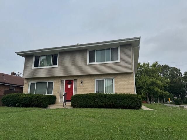 7100 West Hampton AVENUE, Milwaukee, WI 53218