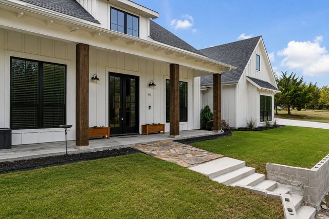 303 Cates Rd, Van Alstyne, TX 75495