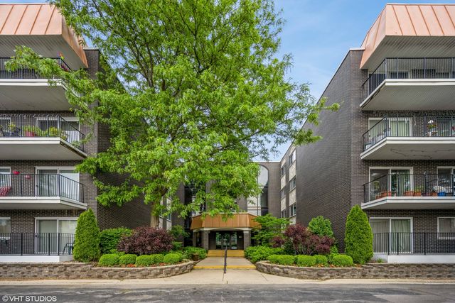 9529 Bronx Pl #209, Skokie, IL 60077
