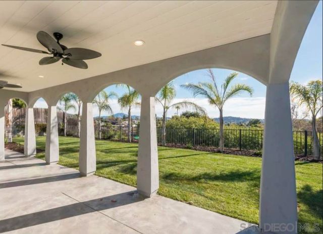 7975 Rainey St, La Mesa, CA 91942