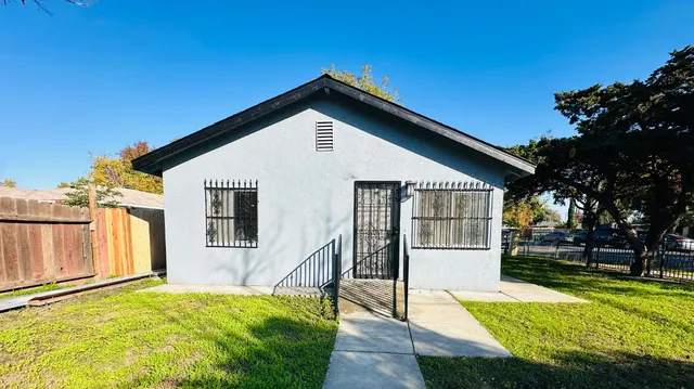 1764 S  Stanislaus St, Stockton, CA 95206