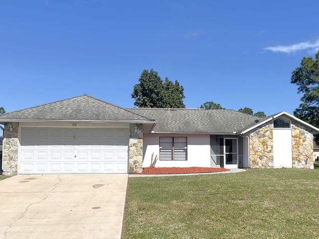 1881 Lameque St NW, Palm Bay, FL 32907