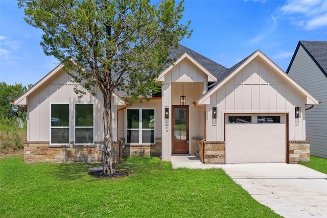 5809 Black Pine Cir, Granbury, TX 76048