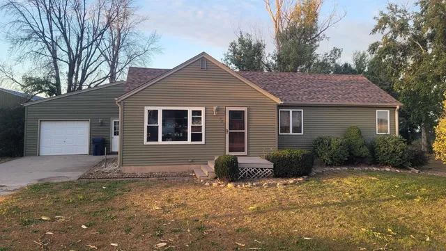 282 Main St, Melvin, IA 51350