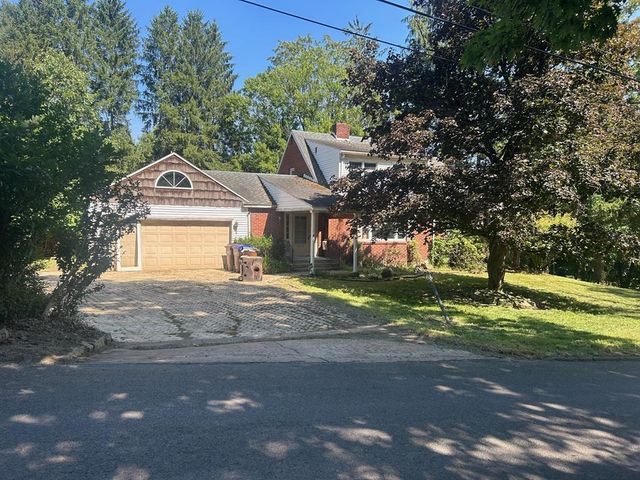 1002 N  Monroe St, Titusville, PA 16354
