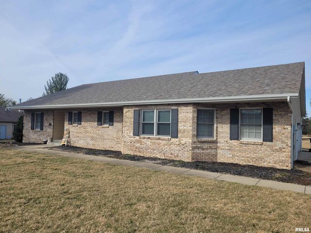 34 Country Club Rd, Mount Vernon, IL 62864