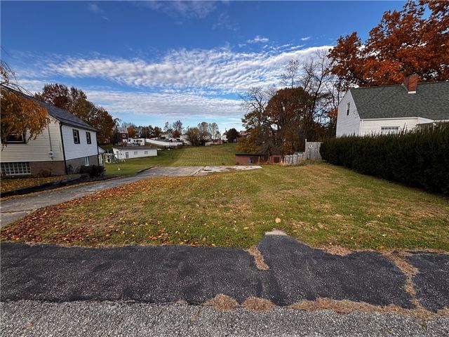 176 Jefferson Dr, New Kensington, PA 15068