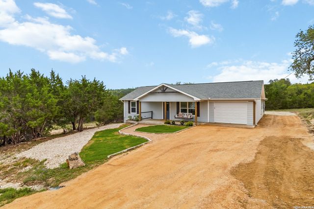 1060 POPLAR CT, Fischer, TX 78623