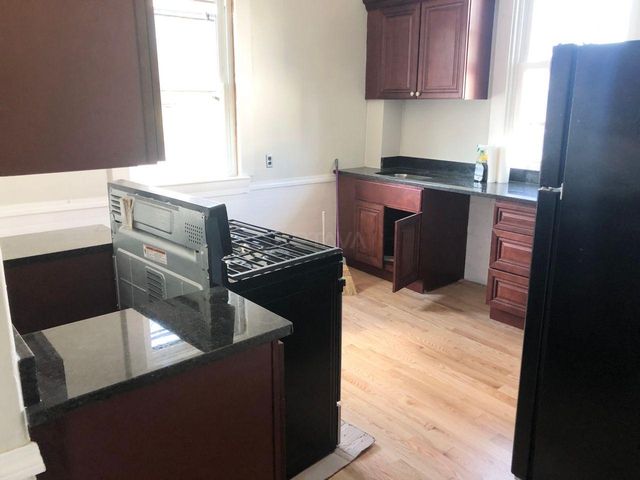19 Lincoln Ave  #1, Somerville, MA 02145