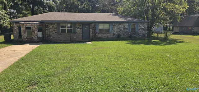 705 E  Hancock Dr, Scottsboro, AL 35769