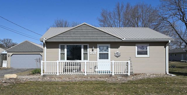 207 W  Acers St, Manchester, IA 52057