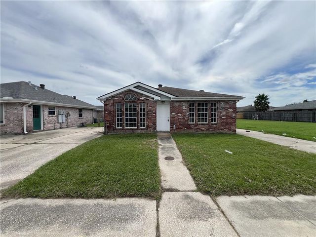 9100-02 Titans Dr, Chalmette, LA 70043