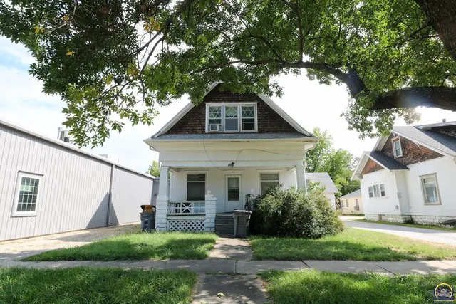 22-26 S  Commercial St, Emporia, KS 66801