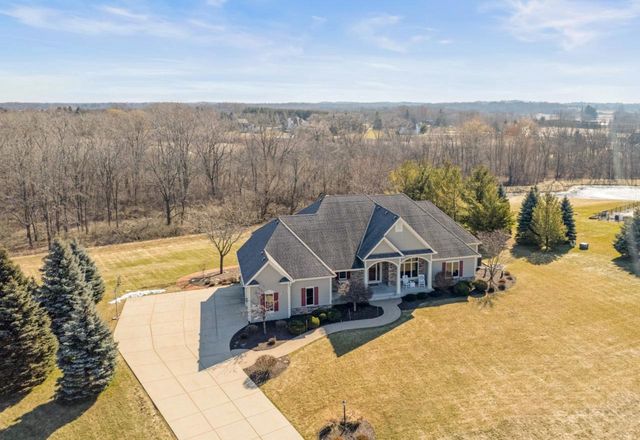 3300 South Catamount DRIVE, New Berlin, WI 53146