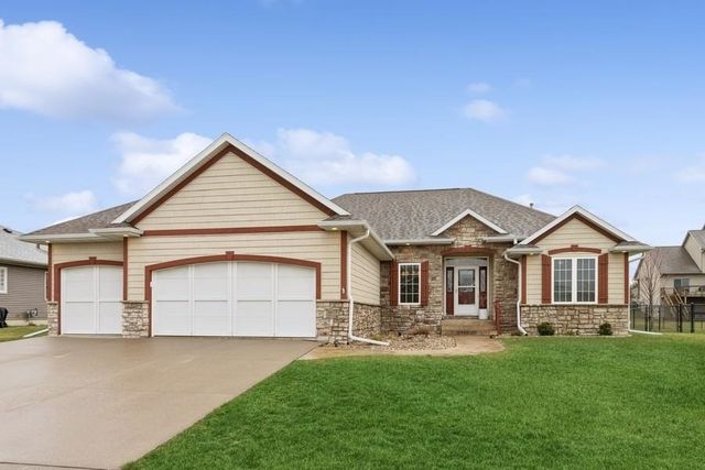 1675 Timber Wolf Dr, North Liberty, IA 52317