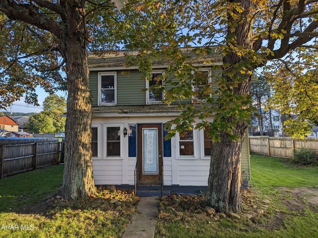 901 Conemaugh Ave, Portage, PA 15946