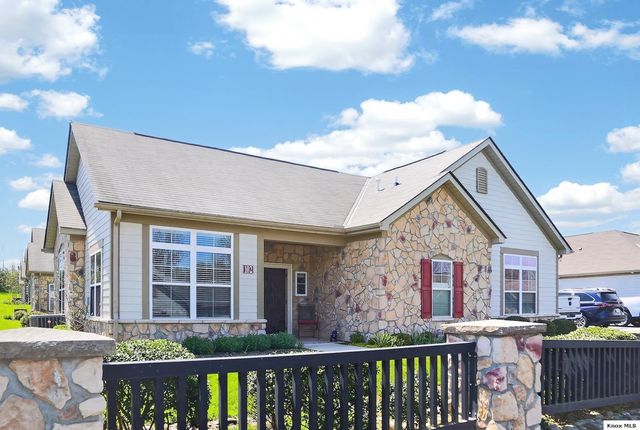 102 Colonial Woods Dr, Mount Vernon, OH 43050