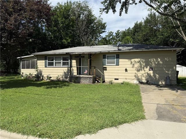 1705 N  Main St, Nevada, MO 64772