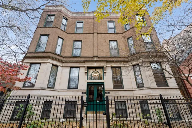 1946 N  Seminary Ave #1, Chicago, IL 60614