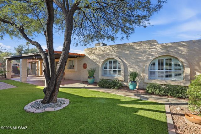 810 N  Camino Santiago, Tucson, AZ 85745