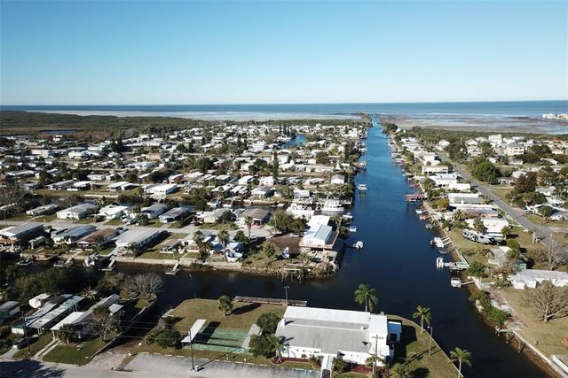 6801 Signal Cove Dr, Hudson, FL 34667
